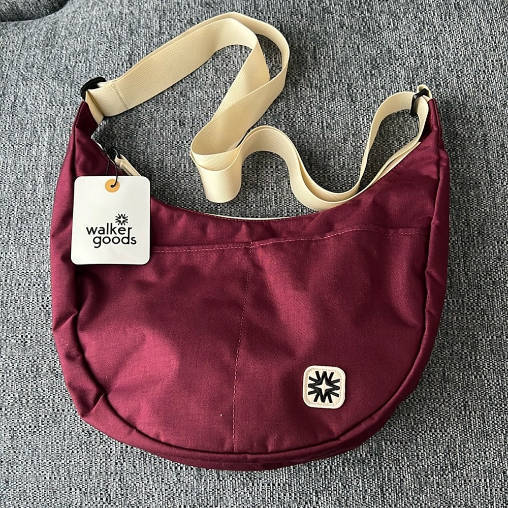 NWT Walker Family Goods Bay Bag (Berry)